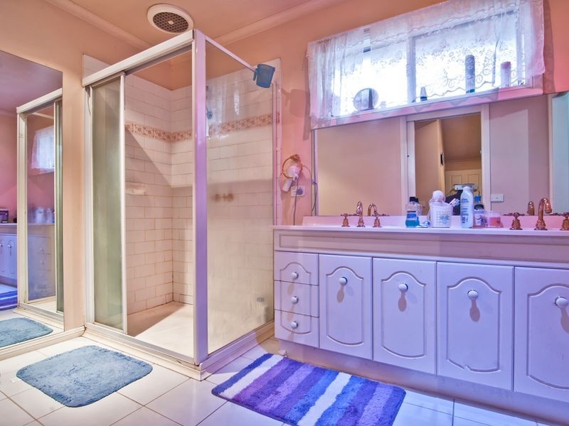 2 Bittern Drive, Endeavour Hills VIC 3802