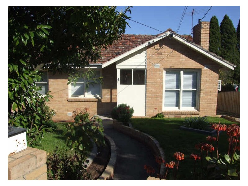 4 Laburnum Grove, Doveton VIC 3177