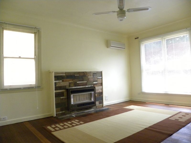 4 Laburnum Grove, Doveton VIC 3177