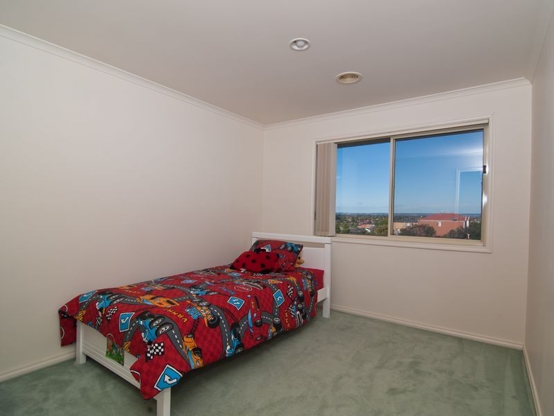 12/8 Monteith Crescent, Endeavour Hills VIC 3802