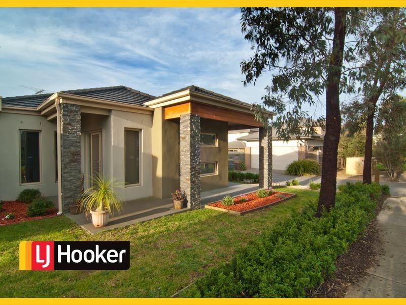 19 Tranquil Lane, Cranbourne North VIC 3977