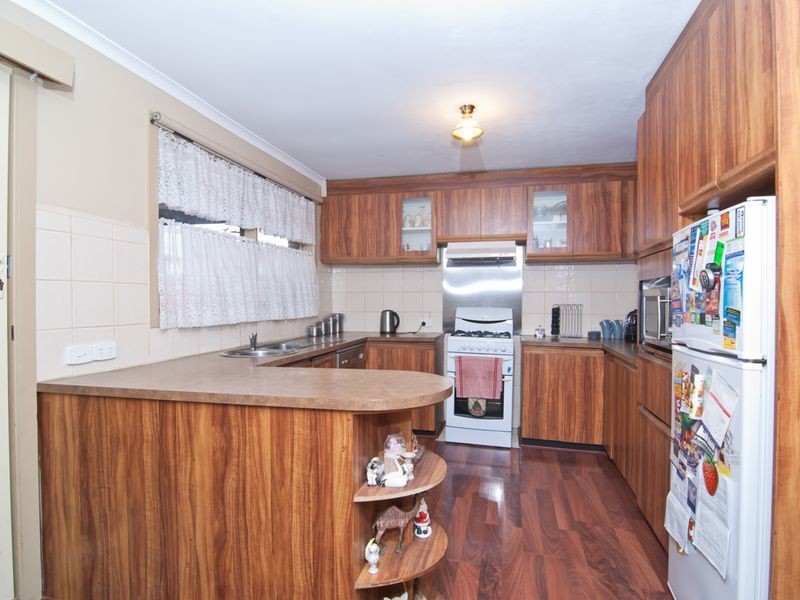 11 Bittern Drive, Endeavour Hills VIC 3802