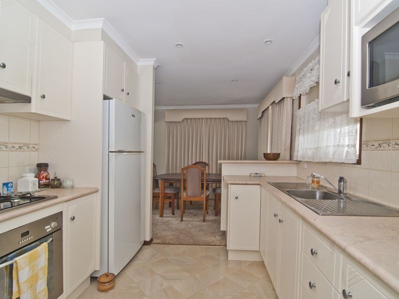 2 Rapanea Court, Endeavour Hills VIC 3802