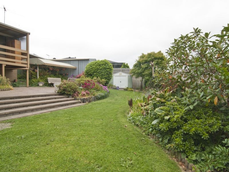 2 Rapanea Court, Endeavour Hills VIC 3802