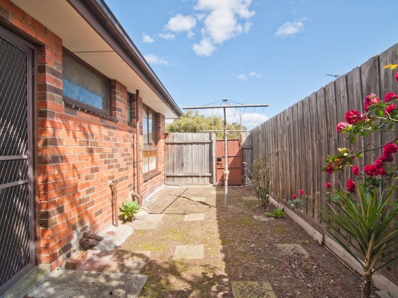 4/16 Brady Road, Dandenong North VIC 3175