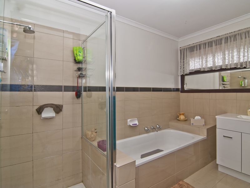 73 Aldridge Street, Endeavour Hills VIC 3802