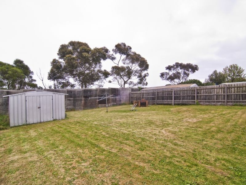 73 Aldridge Street, Endeavour Hills VIC 3802