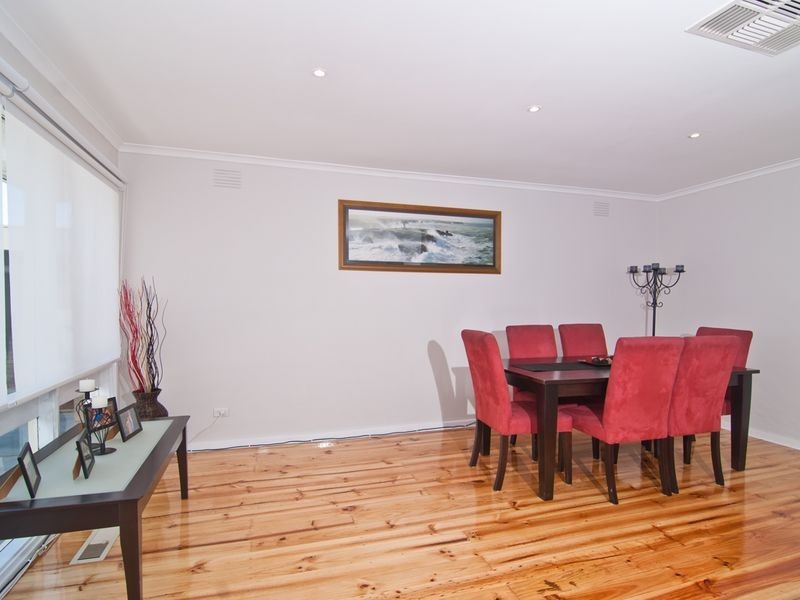 26 Zachary Hicks Crescent, Endeavour Hills VIC 3802