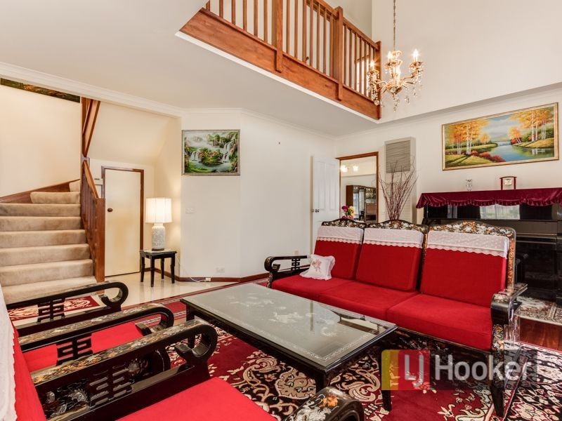 77 Georgette Crescent, Endeavour Hills VIC 3802
