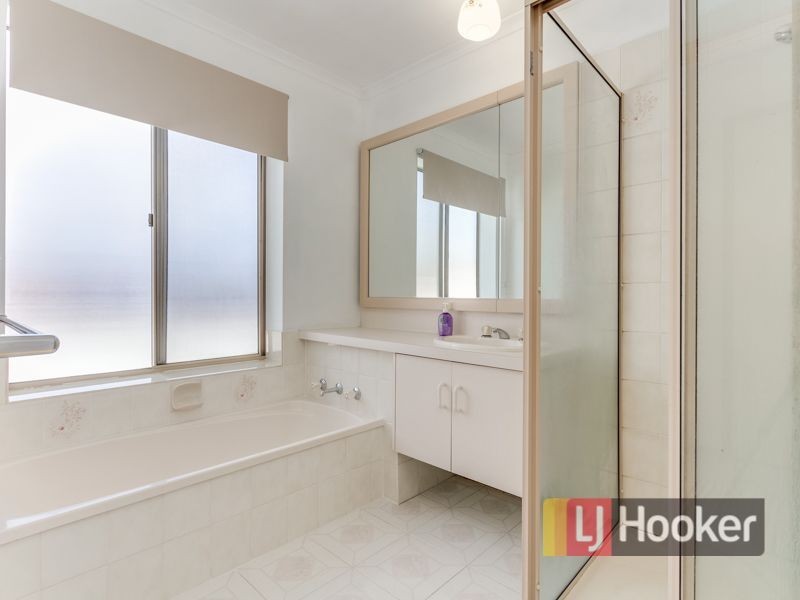 77 Georgette Crescent, Endeavour Hills VIC 3802