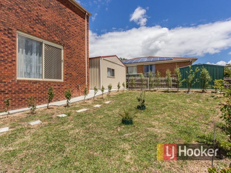 77 Georgette Crescent, Endeavour Hills VIC 3802