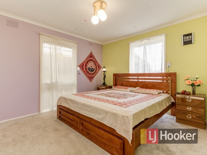 11 Stephens Close, Endeavour Hills VIC 3802