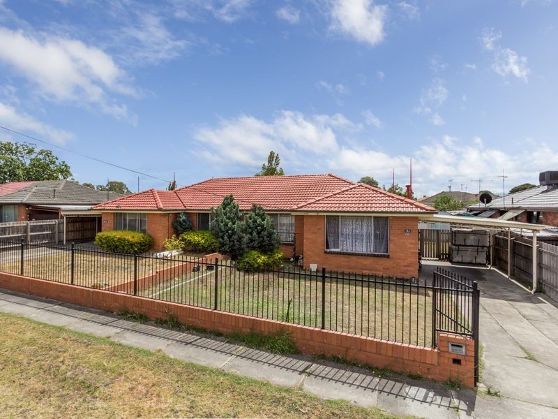 1 & 2/31 Nicole Avenue, Dandenong North VIC 3175