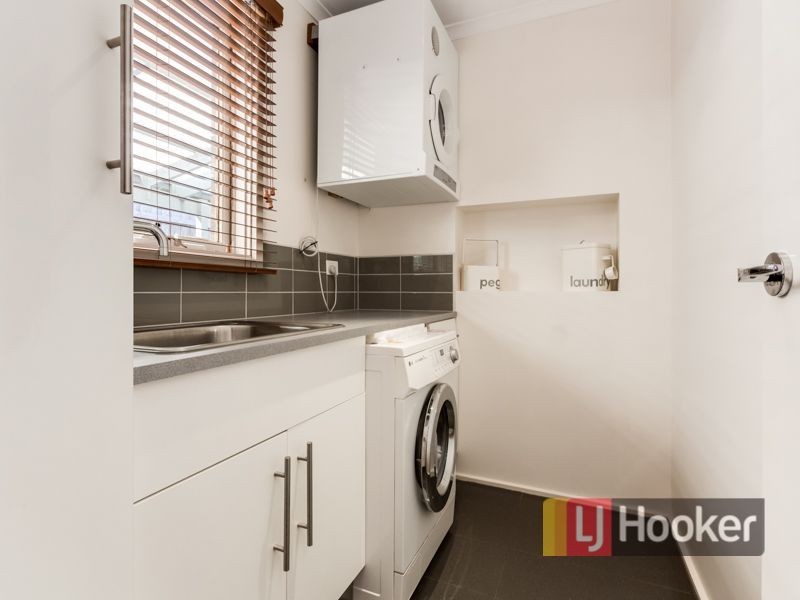 16 Orton Rise, Endeavour Hills VIC 3802