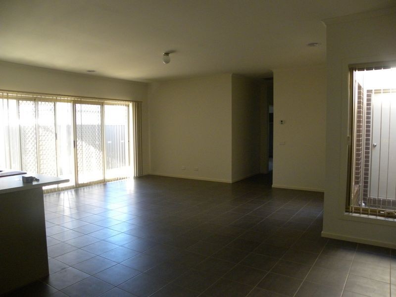 19 Tranquil Lane, Cranbourne North VIC 3977