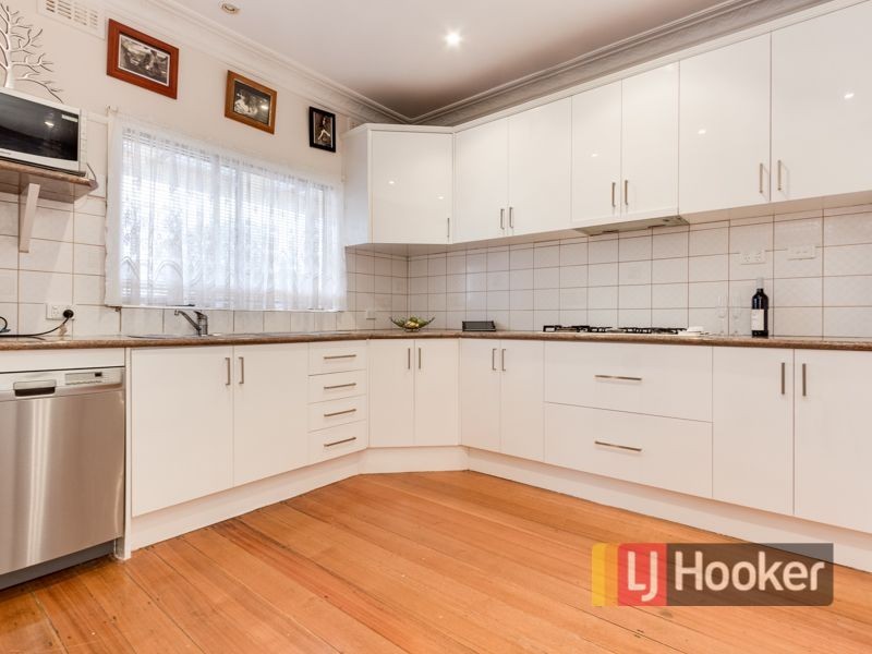 4 Wallace Avenue, Dandenong VIC 3175