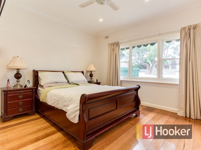 4 Wallace Avenue, Dandenong VIC 3175