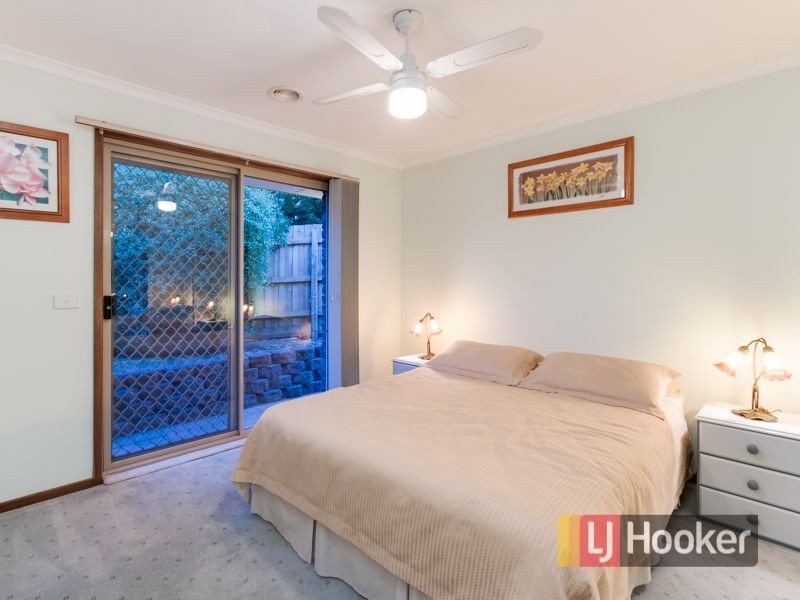 6 Dundee Court, Endeavour Hills VIC 3802