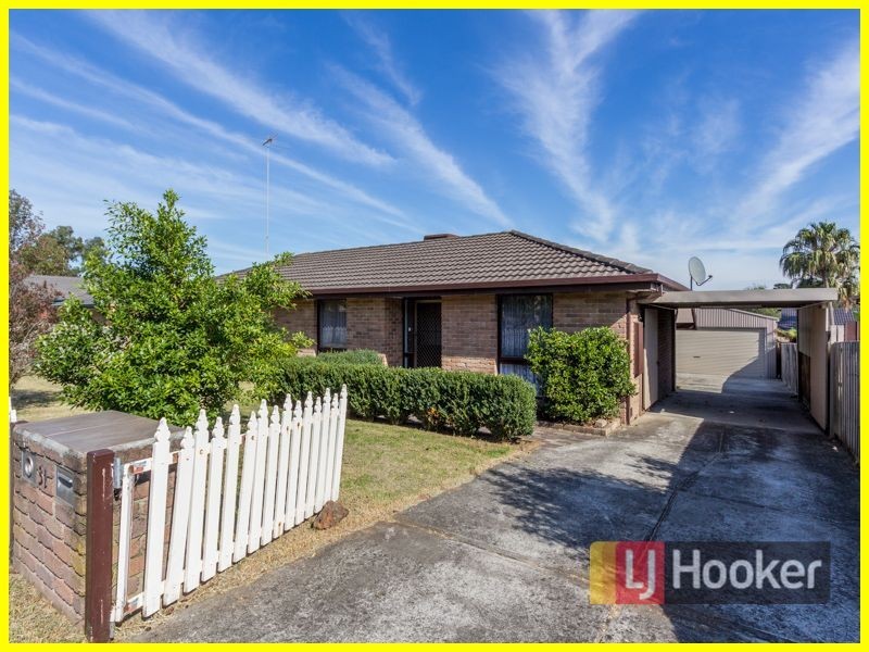 31 Isaac Smith Crescent, Endeavour Hills VIC 3802