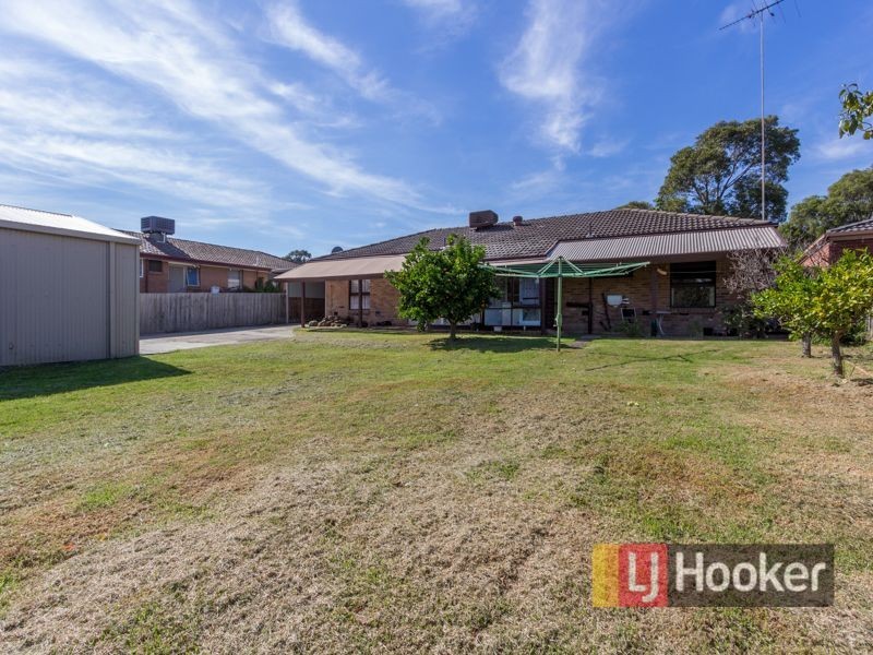 31 Isaac Smith Crescent, Endeavour Hills VIC 3802