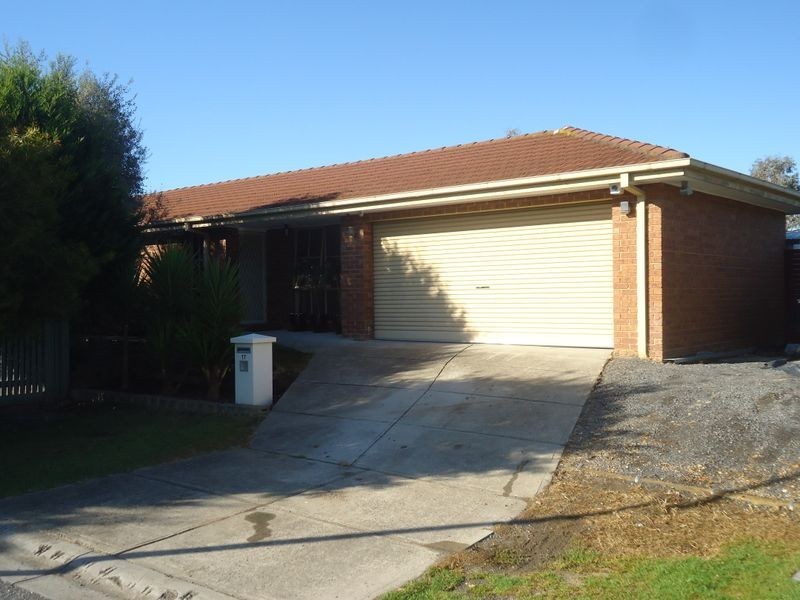 17 Francine Court, Narre Warren VIC 3805