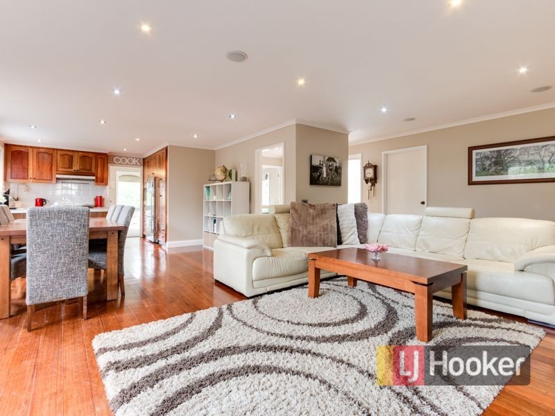 4 Cristata Avenue, Endeavour Hills VIC 3802