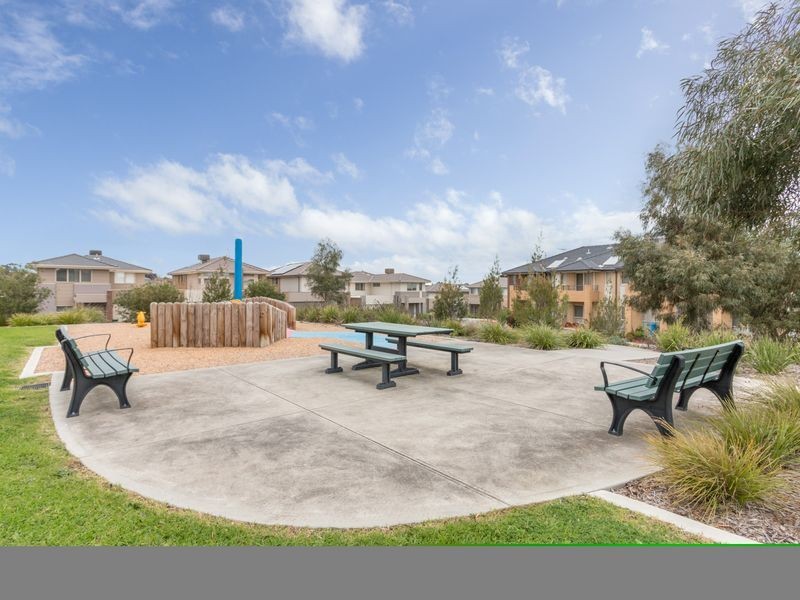 5 Barrier Reef Circuit, Endeavour Hills VIC 3802