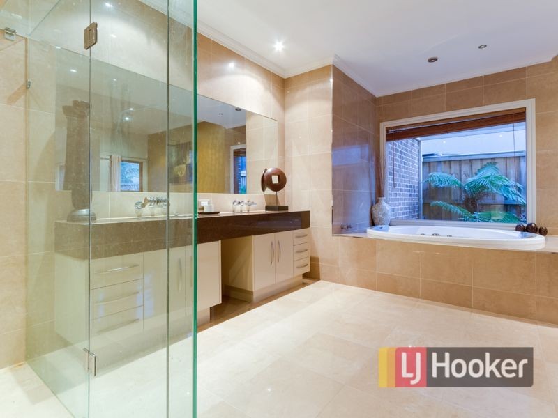 1 William Road, Berwick VIC 3806