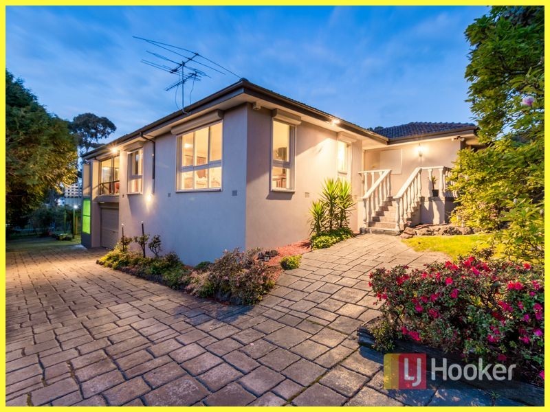 16 Churchill Park Drive, Ferntree Gully VIC 3156