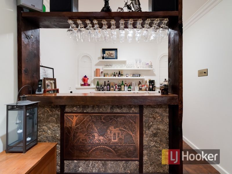 16 Churchill Park Drive, Ferntree Gully VIC 3156