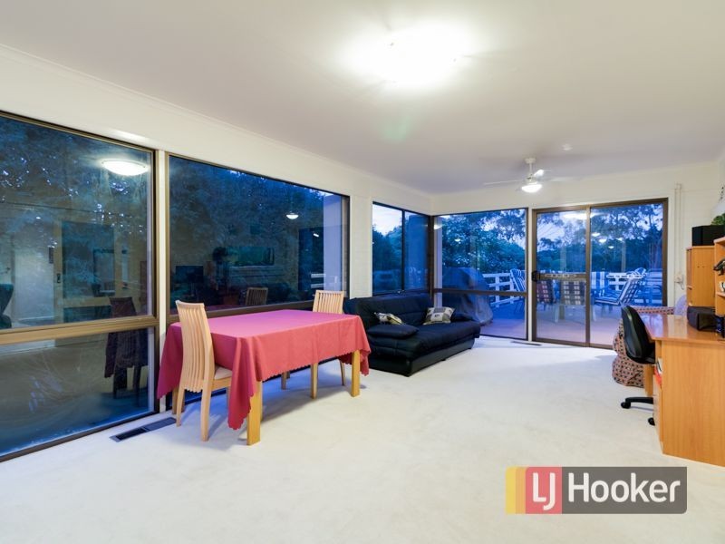 16 Churchill Park Drive, Ferntree Gully VIC 3156