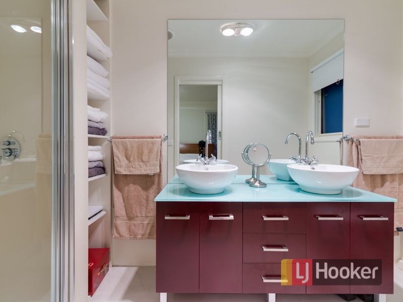 16 Churchill Park Drive, Ferntree Gully VIC 3156