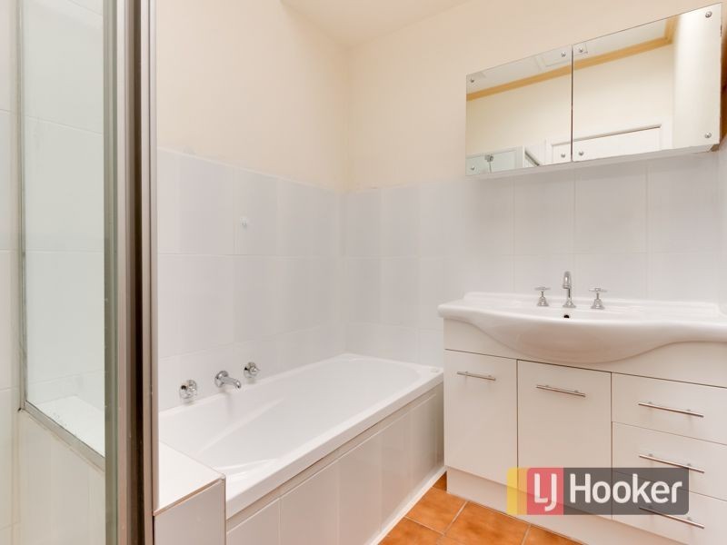 1/74 Hammond Road, Dandenong VIC 3175