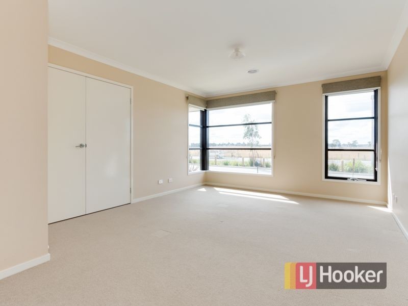 84 Glenelg Street, Clyde North VIC 3978