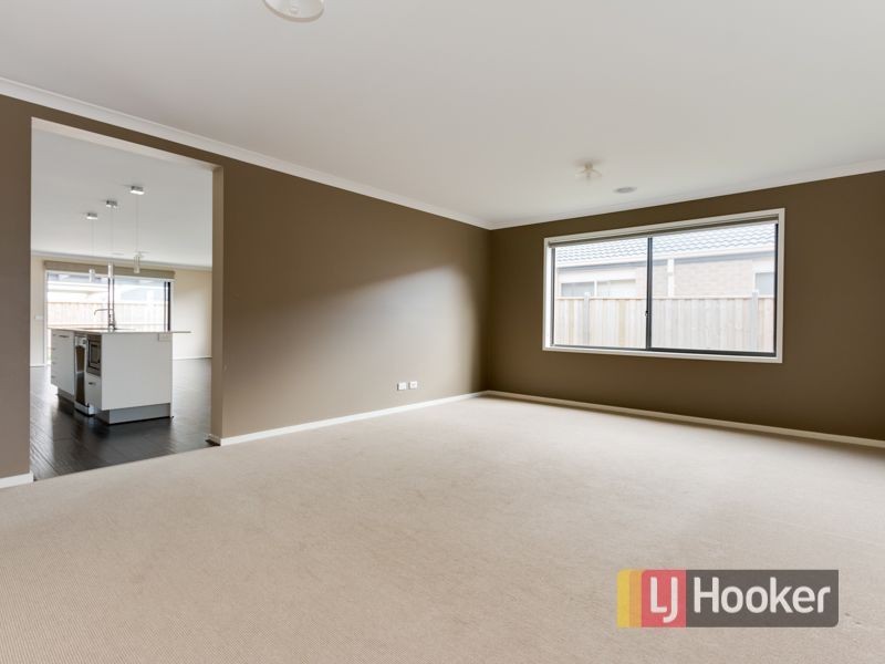 84 Glenelg Street, Clyde North VIC 3978