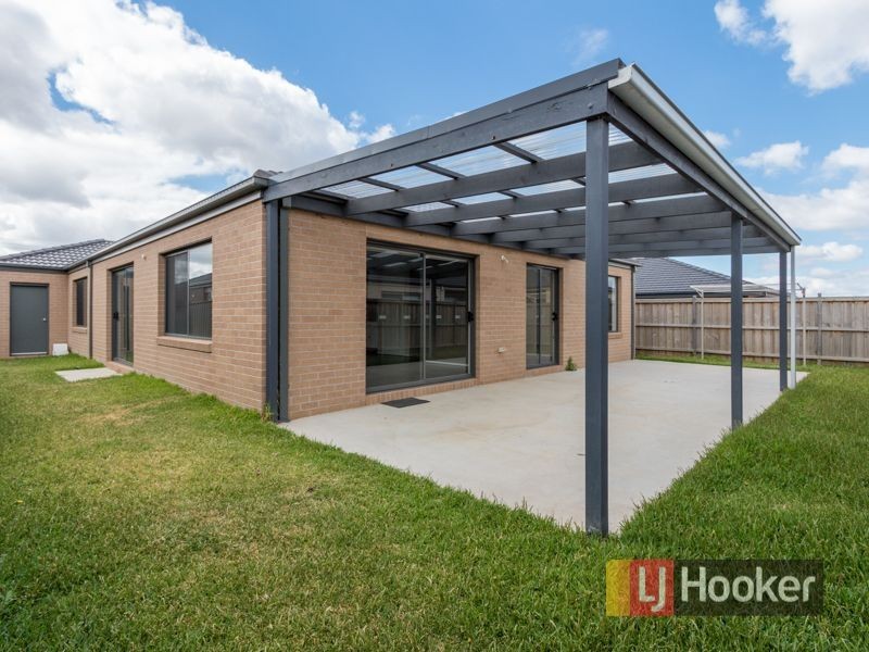 84 Glenelg Street, Clyde North VIC 3978