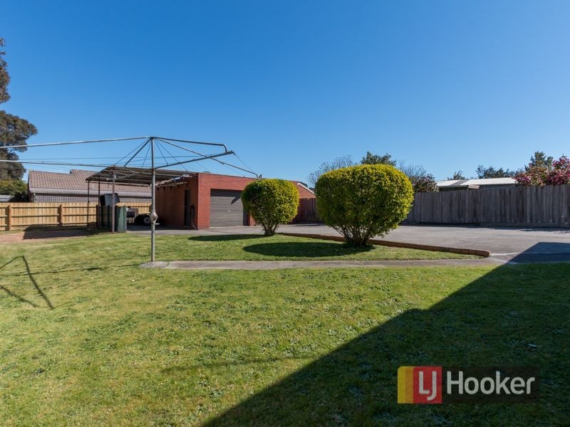 6 Coulson Avenue, Eumemmerring VIC 3177