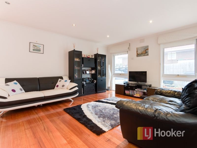 150 James Cook Drive, Endeavour Hills VIC 3802