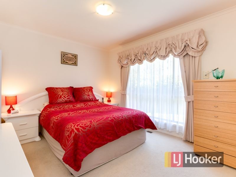 9 Sir Harold Close, Endeavour Hills VIC 3802