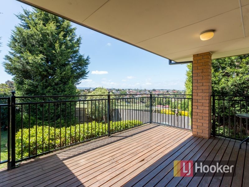 9 Sir Harold Close, Endeavour Hills VIC 3802