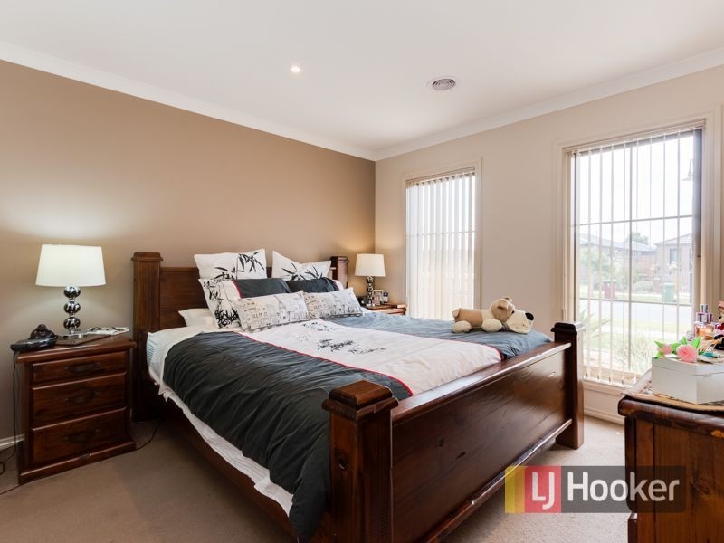 7 Rammer Way, Cranbourne East VIC 3977