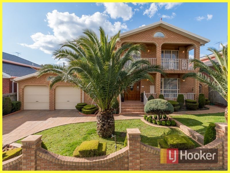 16 Barnsley Drive, Endeavour Hills VIC 3802