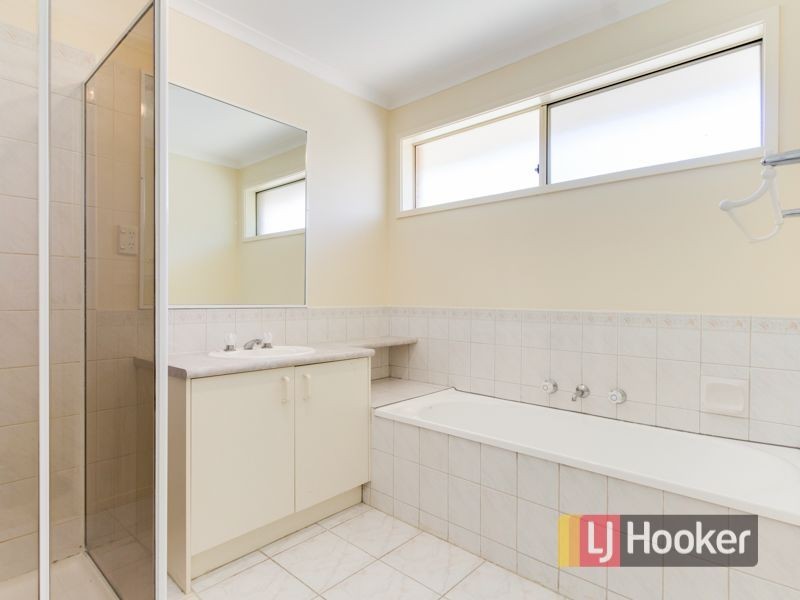 2/12 Southwell Close, Endeavour Hills VIC 3802