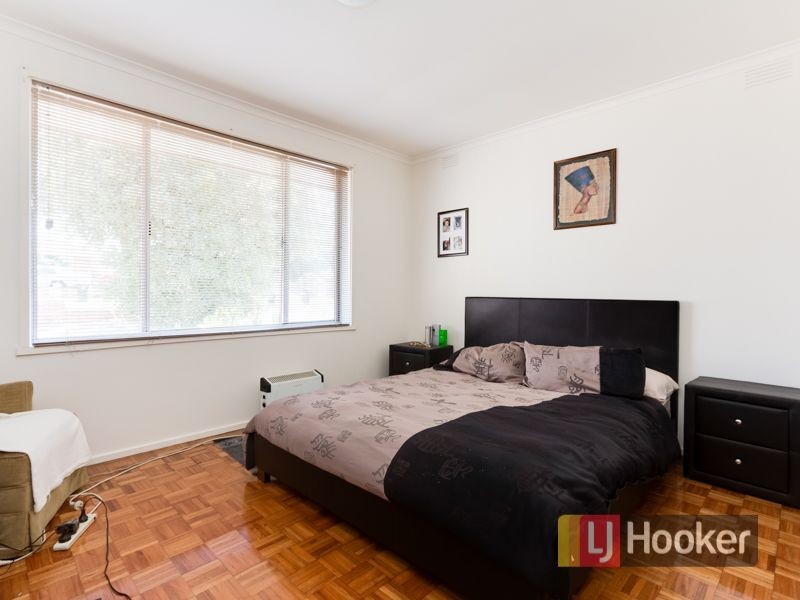 2/18 Third Avenue, Dandenong North VIC 3175