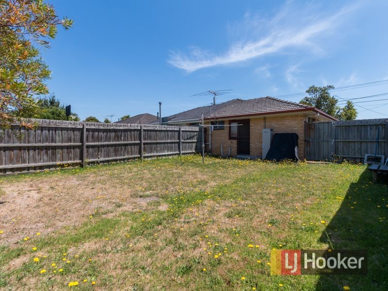 2/18 Third Avenue, Dandenong North VIC 3175