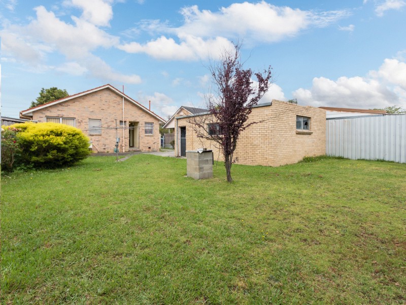 6 Conferta Crescent, Doveton VIC 3177 Floorplan