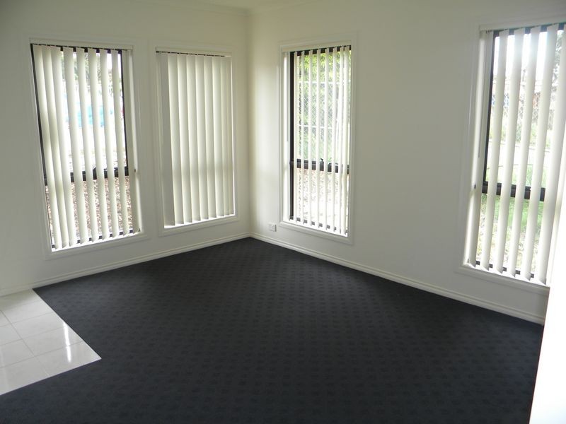 1/103 Army Road, Pakenham VIC 3810