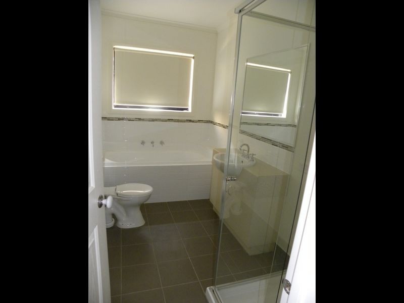 7/103 Army Road, Pakenham VIC 3810