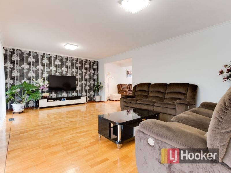 6 Monica Close, Endeavour Hills VIC 3802