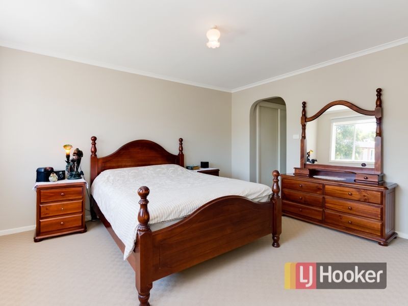 21 Edward Freeth Drive, Endeavour Hills VIC 3802